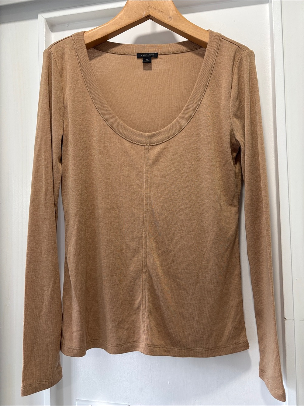 Ann Taylor Camel Tan Long Sleeve Scoop Neck Knit Top Size Medium